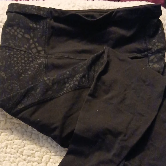 Lululemon Black Patterned Semi-sheer Leggings 6 - Picture 2 of 7